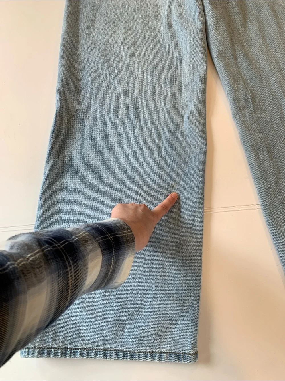 Universal Thread Women’s Size 4 / 27 Relaxed Fit Wide Leg 100% Cotton Jeans